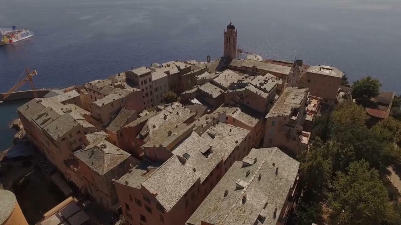 Appartement La CASA DI L'ACQUA au pied de la citadelle à Bastia  Extérieur photo
